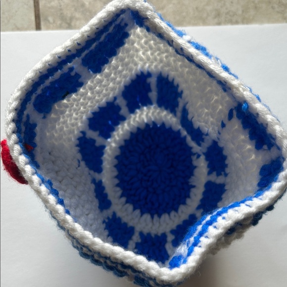 R2D2 Kids Crochet Beanie - Picture 3 of 4